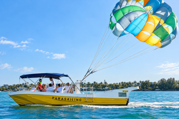 Doha: Guided Parasailing Adventure with Views of Doha
